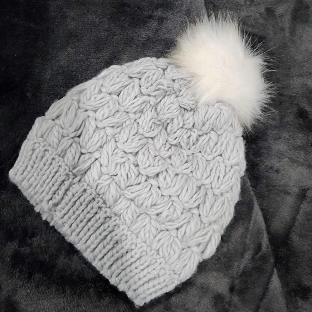 Winter pom hat